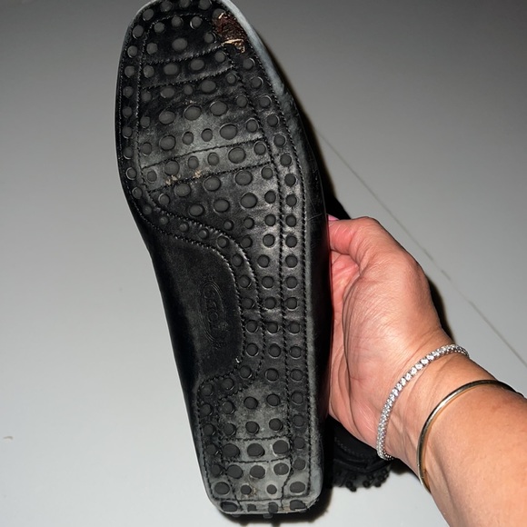 Todd’s men black leather size 8. Used good condition. - Picture 5 of 7